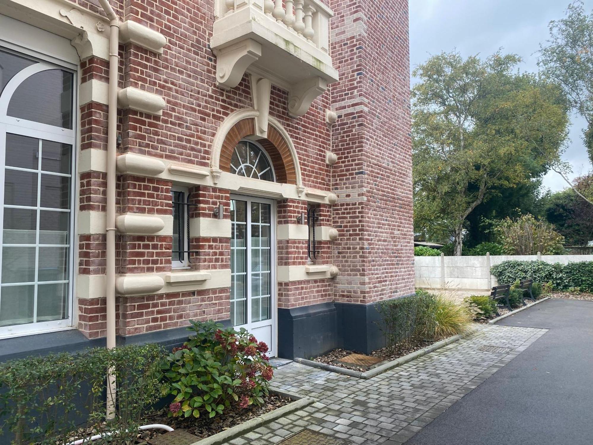 Les Appartements De L'Hippodrome 朗贝萨尔 外观 照片