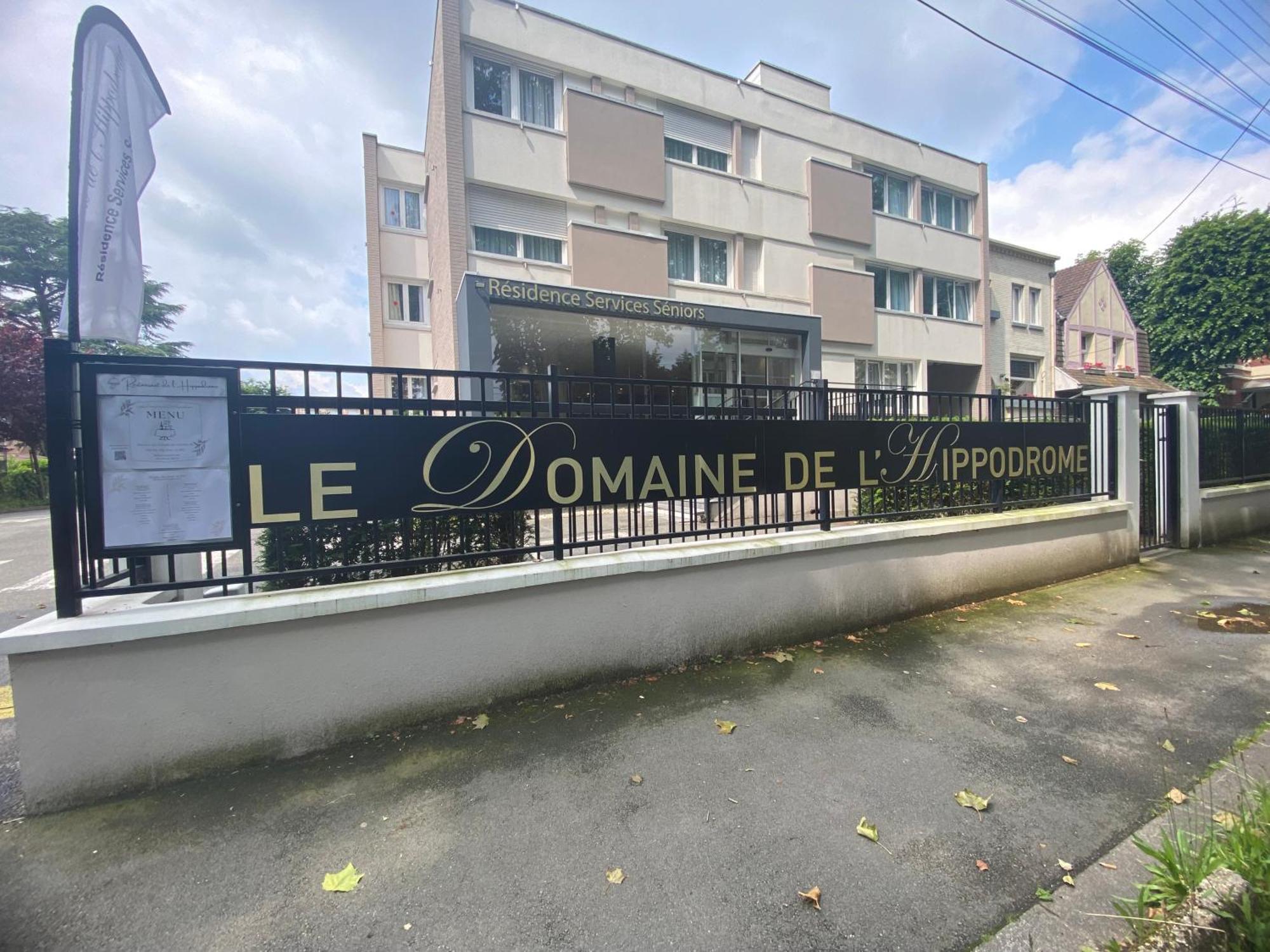 Les Appartements De L'Hippodrome 朗贝萨尔 外观 照片